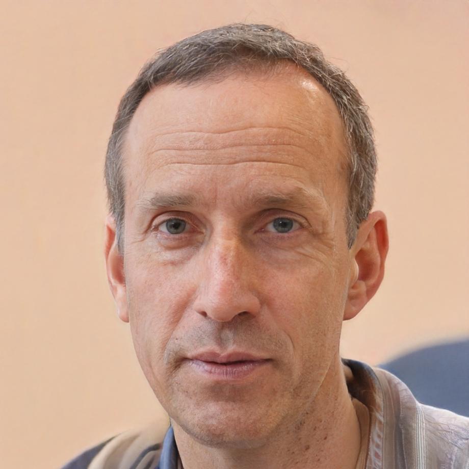 Portrait de Théophane Dubernet, expert en finance